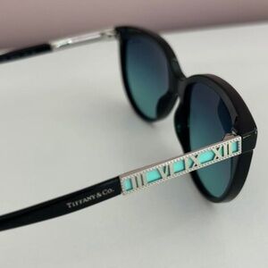AUTHENTIC TIFFANY SUNGLASSES MINT CONDITION
